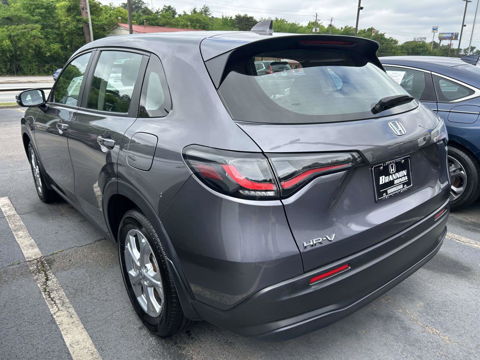 Used 2025 Honda HR-V LX image 3