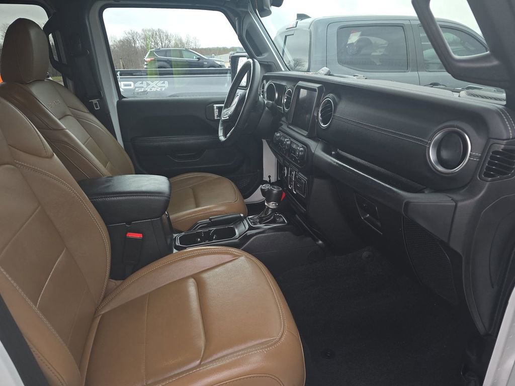 Used 2023 Jeep Wrangler Unlimited Sahara w/ Cold Weather Group image 5