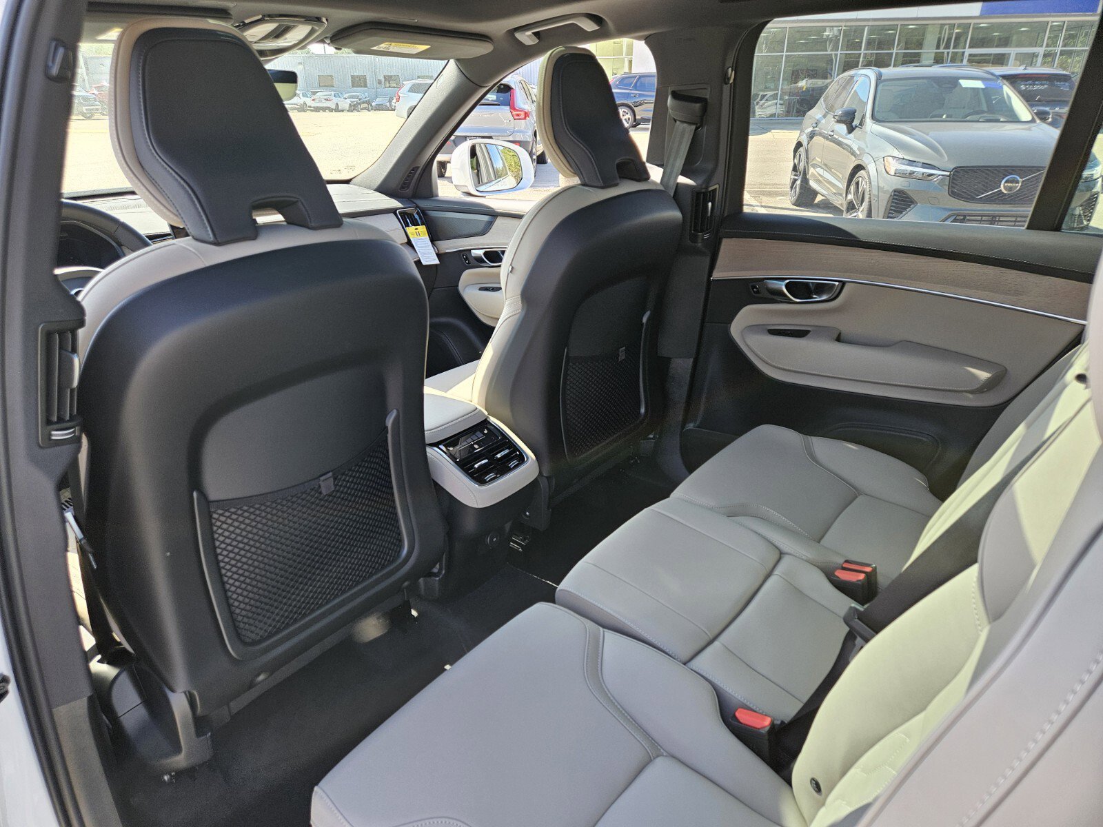 New 2026 Volvo XC90 B6 Plus w/ Protection Package Premier AWD/4WD image 10