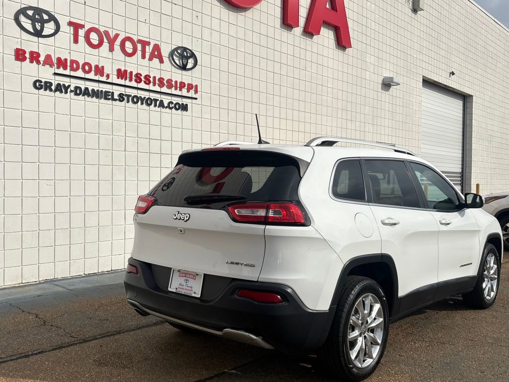 Used 2016 Jeep Cherokee Limited image 5