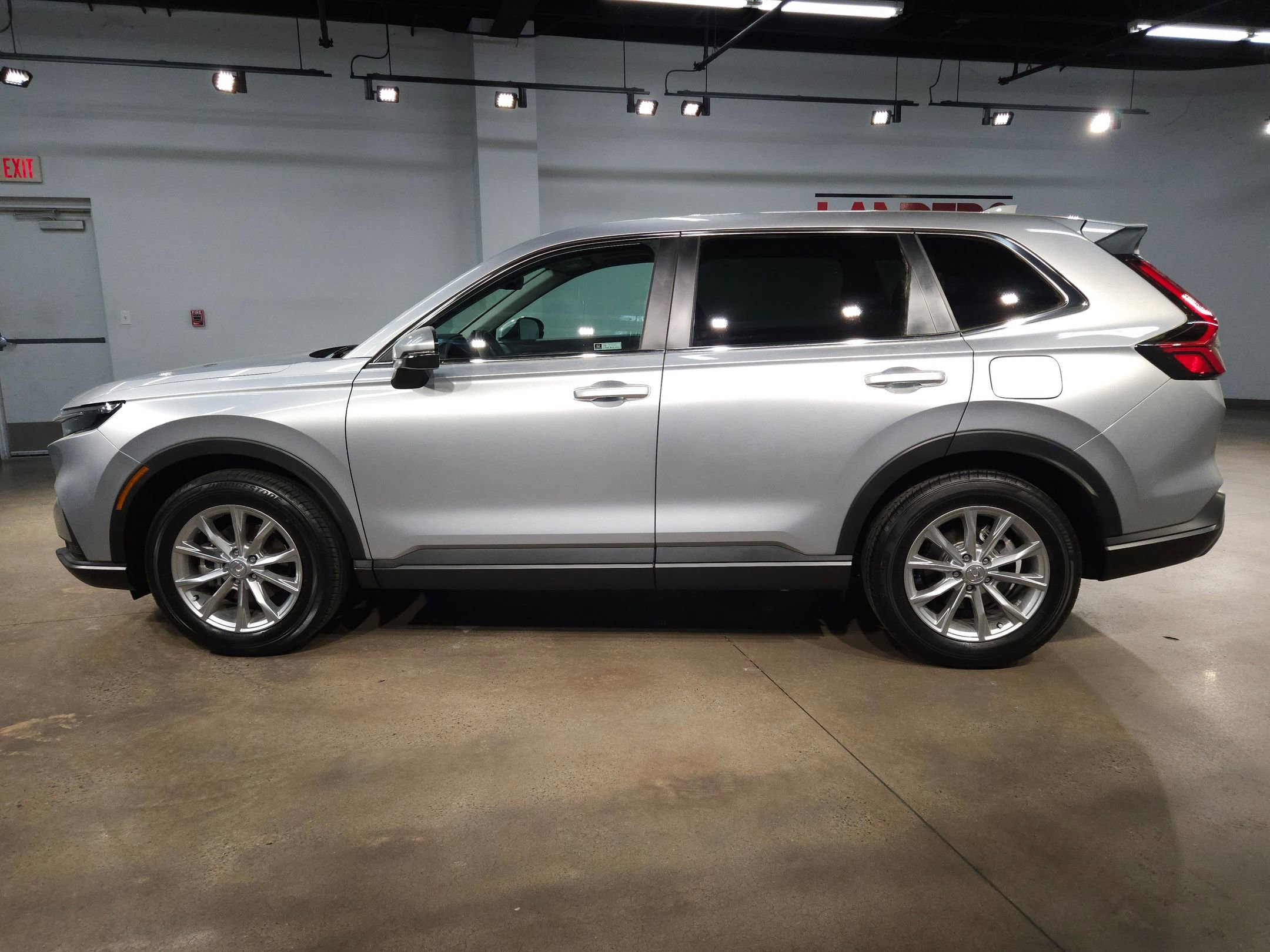 Used 2025 Honda CR-V EX-L image 4