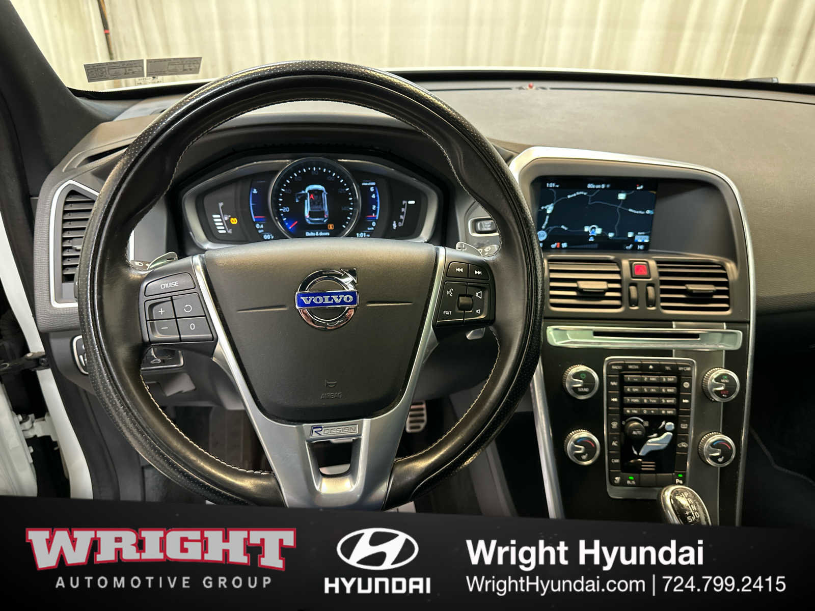 Used 2015 Volvo XC60 T6 R-Design w/ Proximity Package image 18