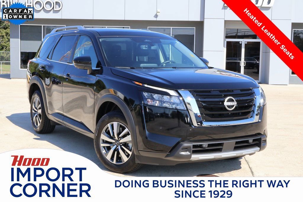 Used 2025 Nissan Pathfinder SL image 1