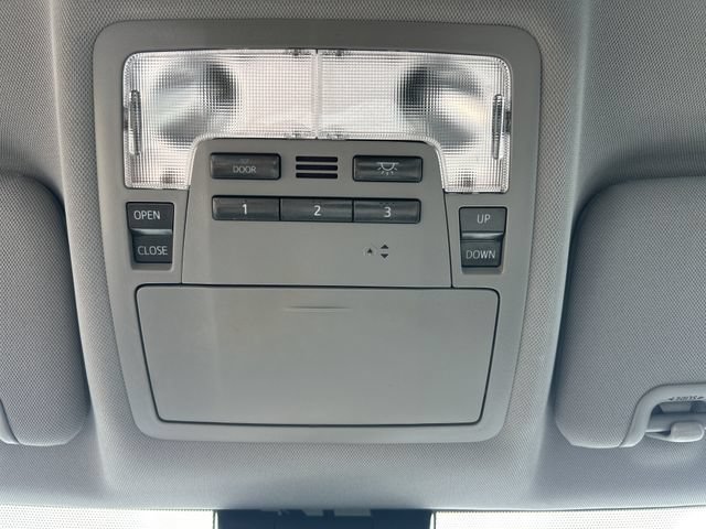 Used 2019 Toyota Highlander XLE FWD image 27