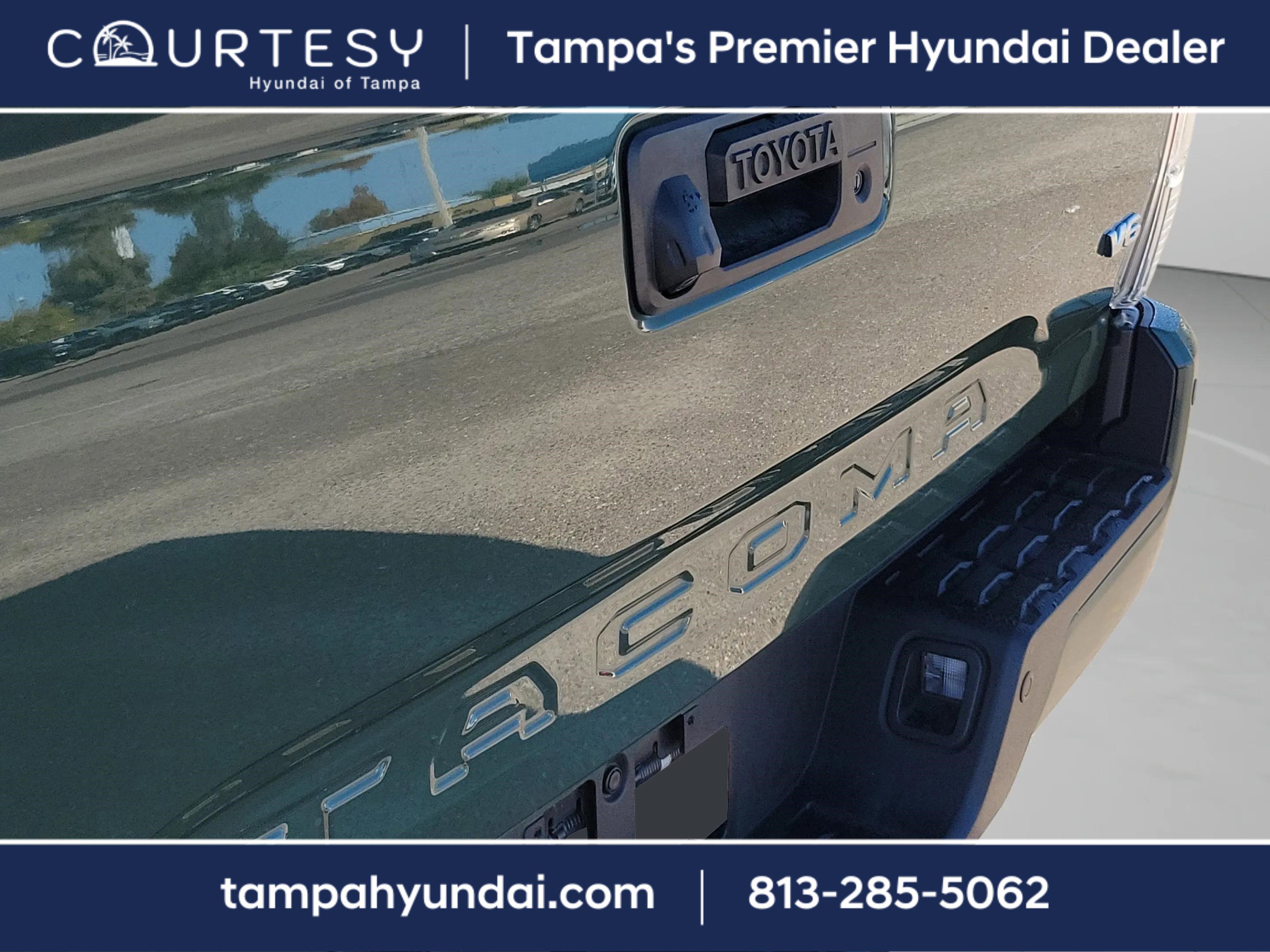 Used 2022 Toyota Tacoma TRD Sport image 7