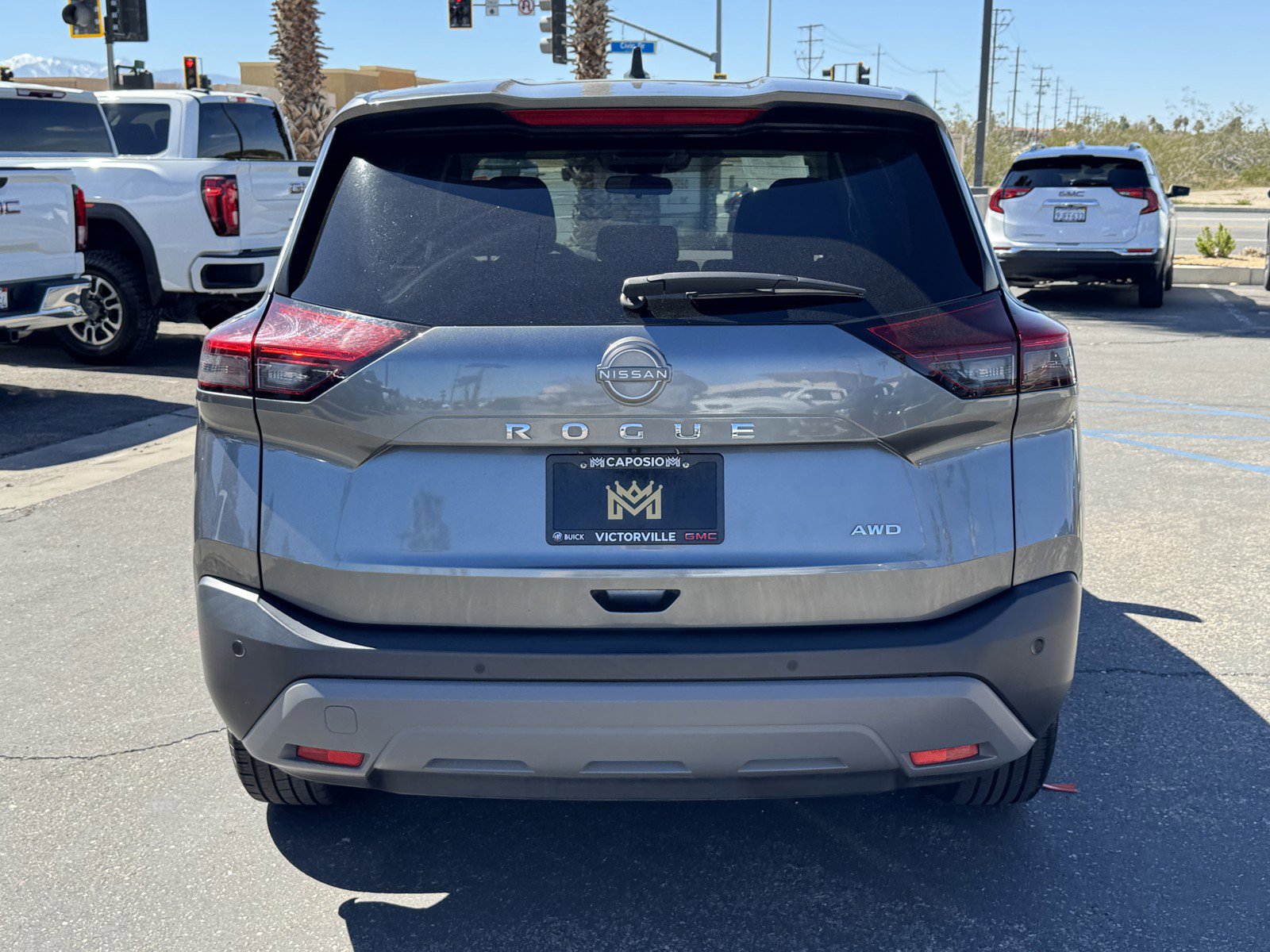 Used 2023 Nissan Rogue S image 5