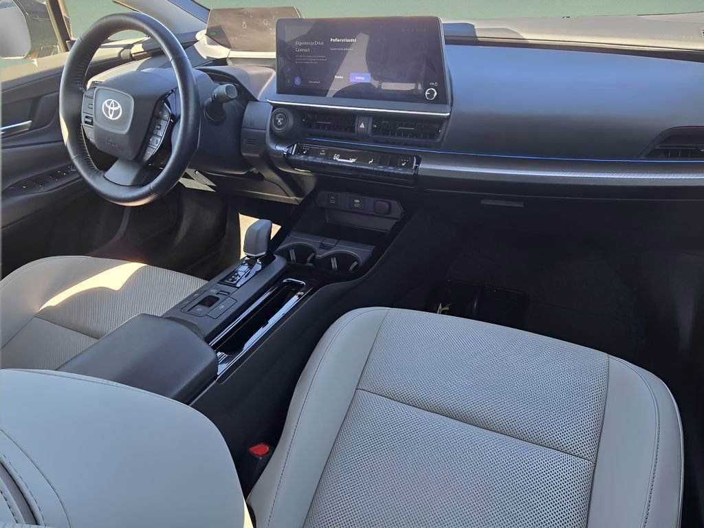 Used 2024 Toyota Prius XLE image 28