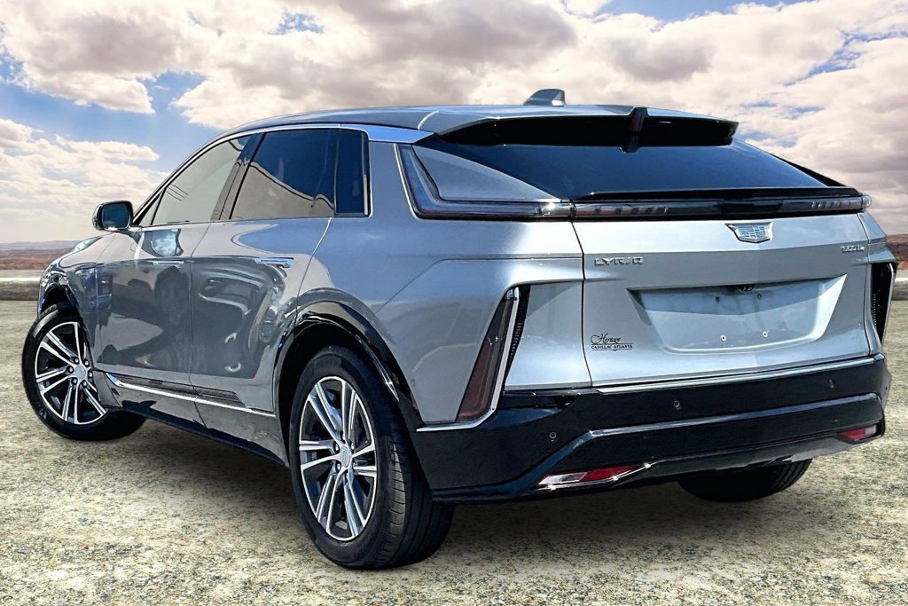 Certified 2024 Cadillac Lyriq Luxury w/ LPO, Floor Liner Package AWD/4WD image 4