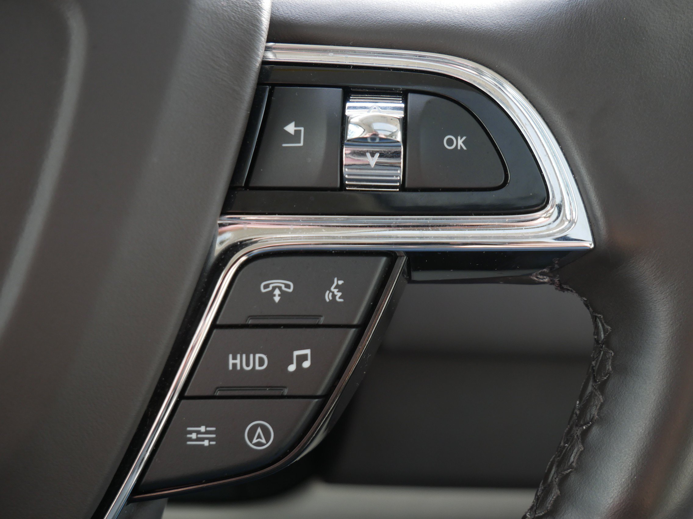 Used 2024 Lincoln Navigator Black Label AWD/4WD image 16