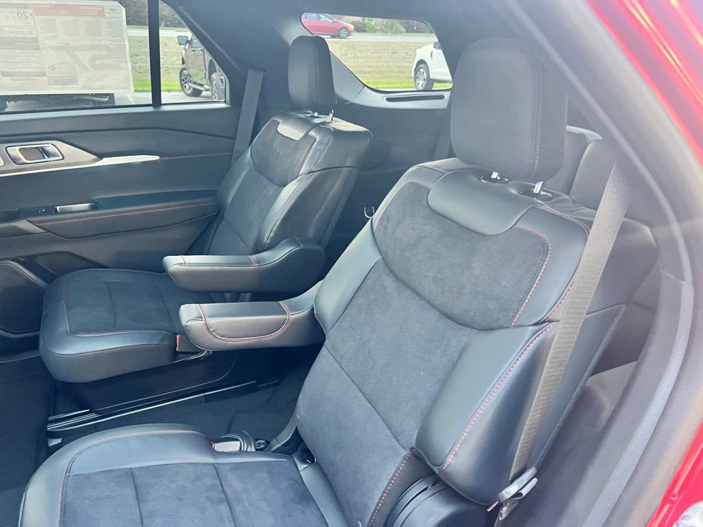 New 2025 Ford Explorer ST image 29
