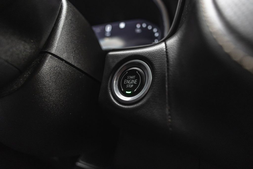 Used 2023 GMC Yukon XL SLT image 14