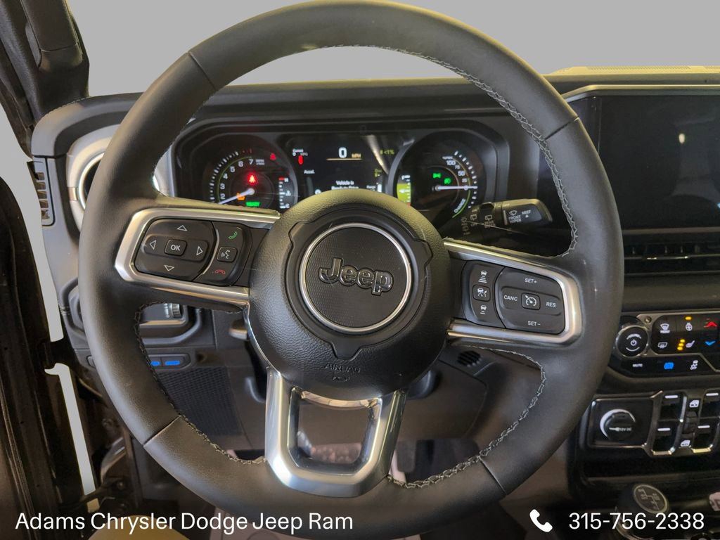Used 2025 Jeep Wrangler Unlimited Sahara w/ Safety Group AWD/4WD image 14