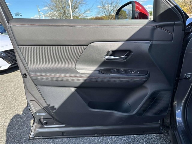 New 2026 Nissan Kicks SR image 14