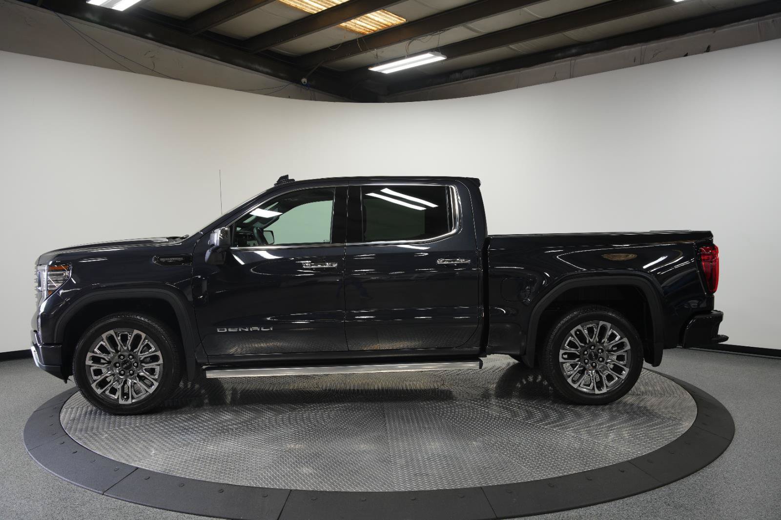 Used 2026 GMC Sierra 1500 Denali Ultimate AWD/4WD image 7