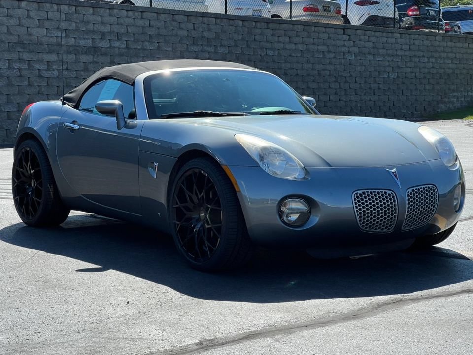 Used 2006 Pontiac Solstice Convertible w/ Premium Package RWD image 31
