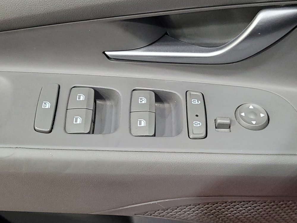 Used 2022 Hyundai Elantra SEL w/ Cargo Package image 27