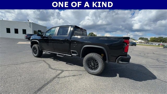 Certified 2024 Chevrolet Silverado 2500 ZR2 w/ LPO, Dark Essentials Package image 7