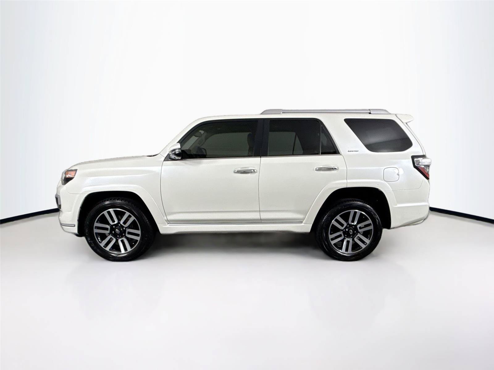 Certified 2022 Toyota 4Runner Limited AWD/4WD image 14