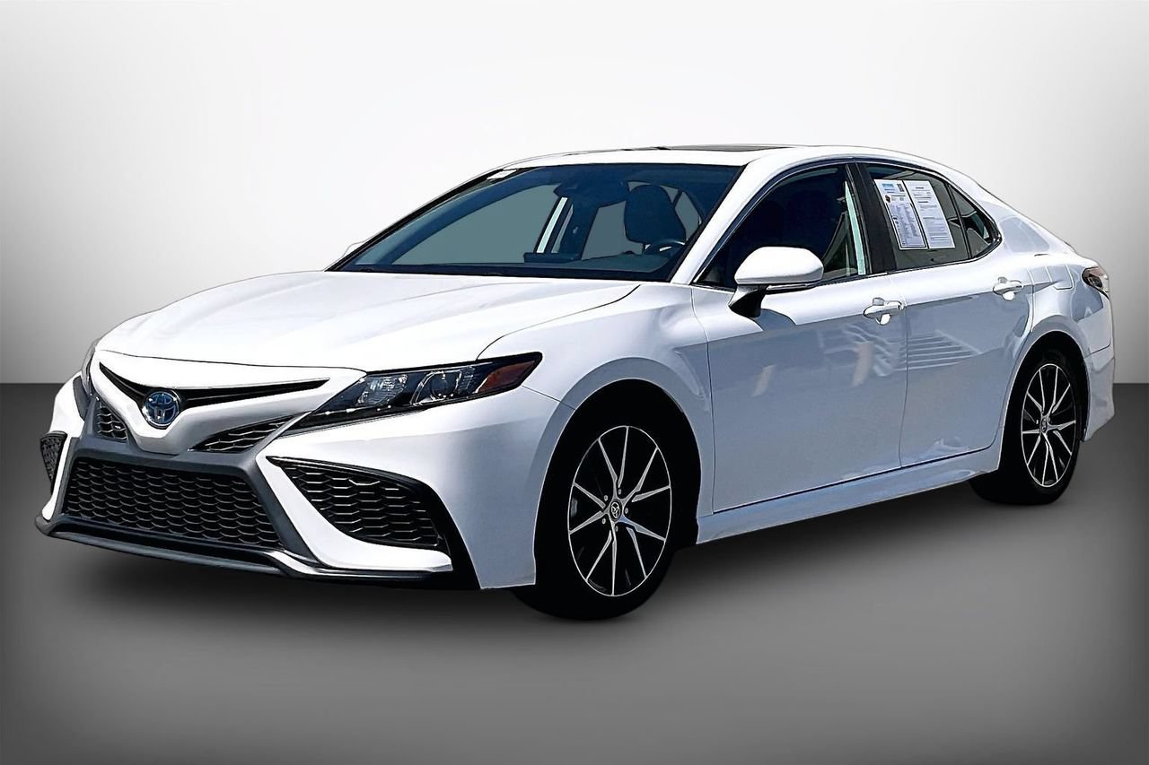 Used 2024 Toyota Camry SE w/ Audio Upgrade Package FWD image 4