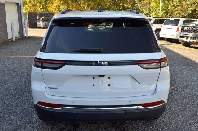 Used 2023 Jeep Grand Cherokee 4WD 4xe w/ Luxury Tech Group II image 7