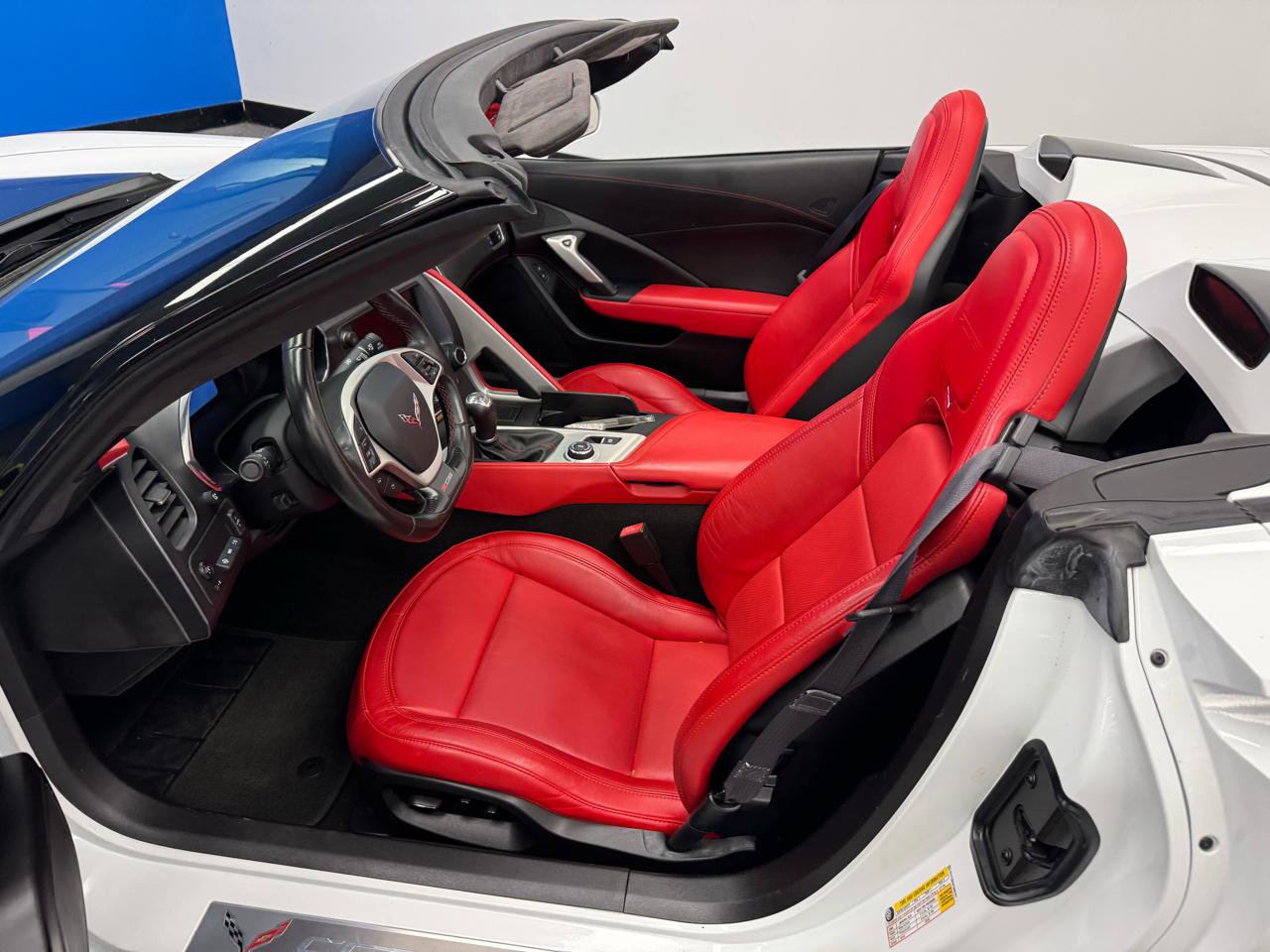 Used 2015 Chevrolet Corvette Z06 w/ 3LZ Preferred Equipment Group image 13