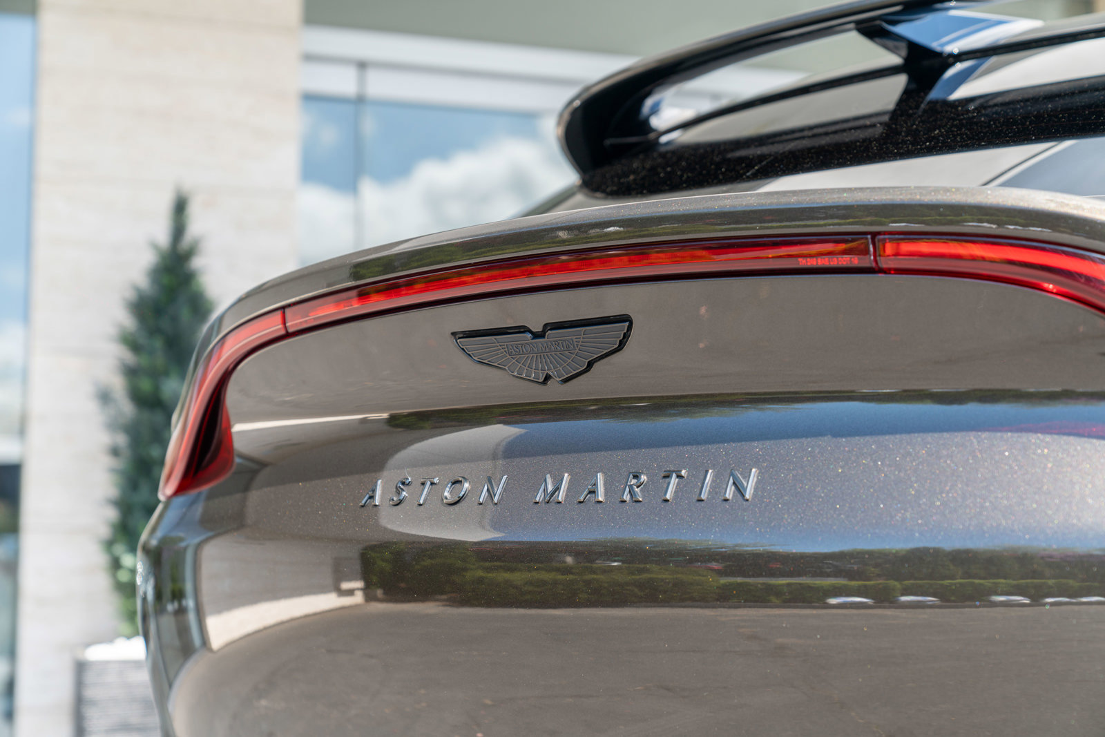 Used 2021 Aston Martin DBX image 7