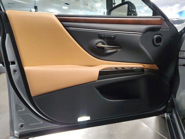 Certified 2023 Lexus ES 350 w/ Premium Package image 13