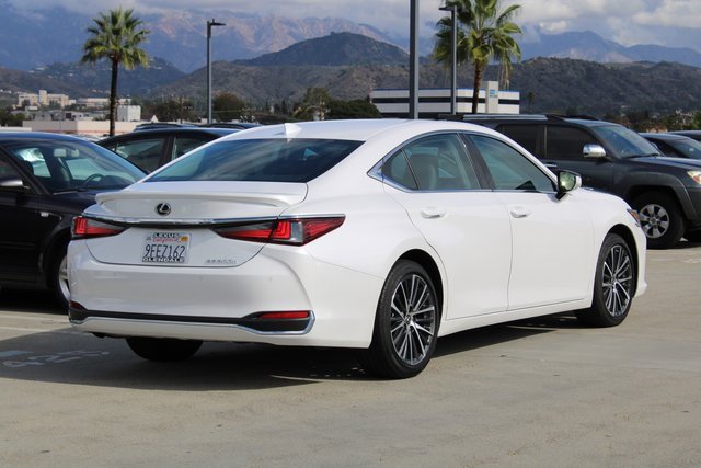 Certified 2024 Lexus ES 300h w/ Premium Package image 21