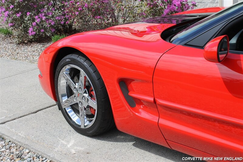 Used 2001 Chevrolet Corvette Coupe w/ Preferred Equipment Group2 RWD image 14