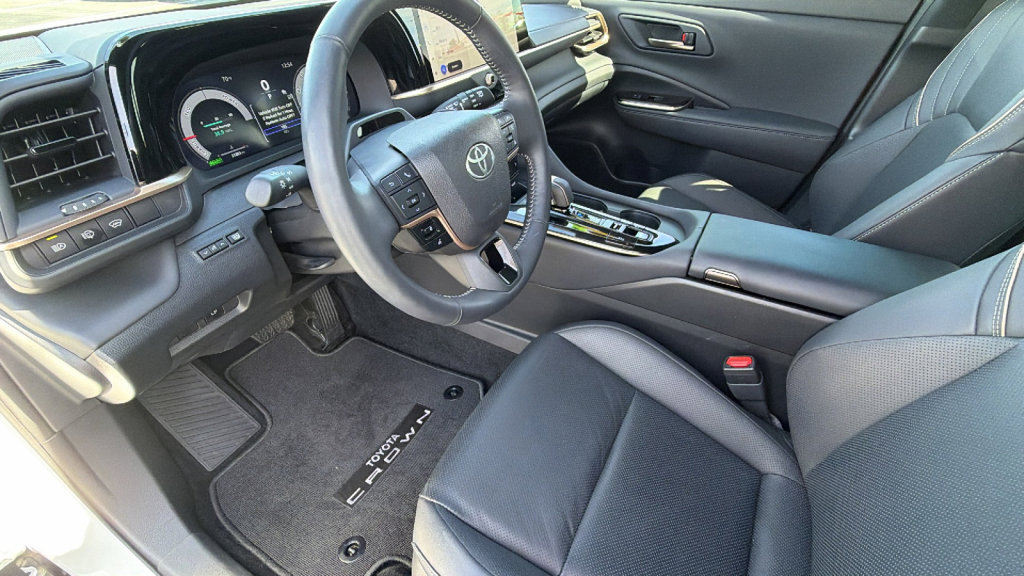 Certified 2025 Toyota Crown Signia w/ Advanced Technology Package image 10