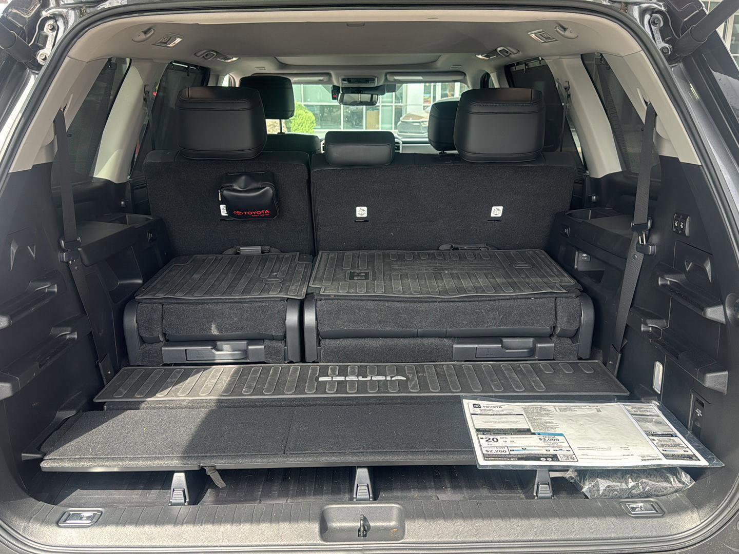 Used 2023 Toyota Sequoia Limited image 10