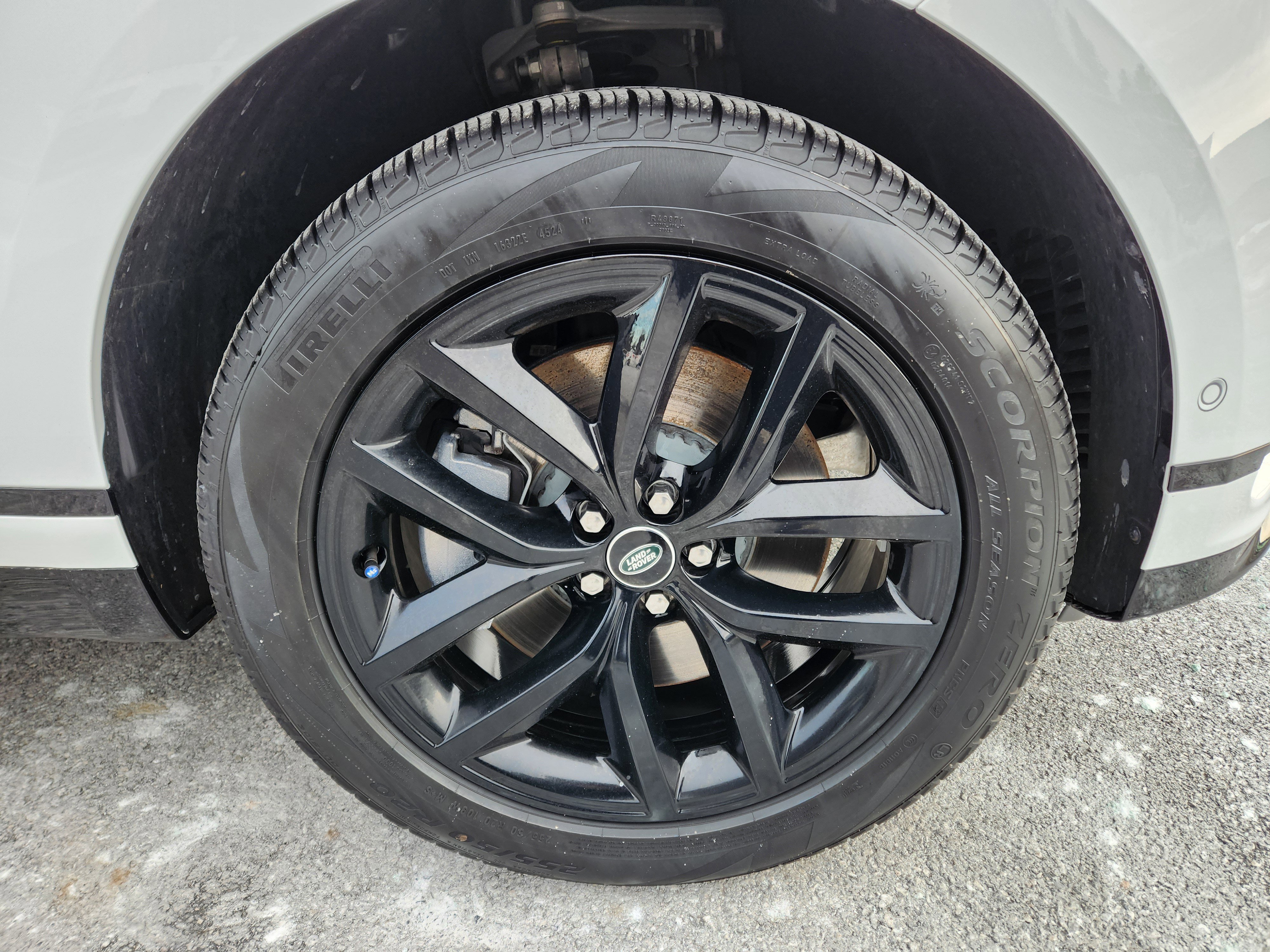 Certified 2026 Land Rover Range Rover Velar Dynamic SE image 7