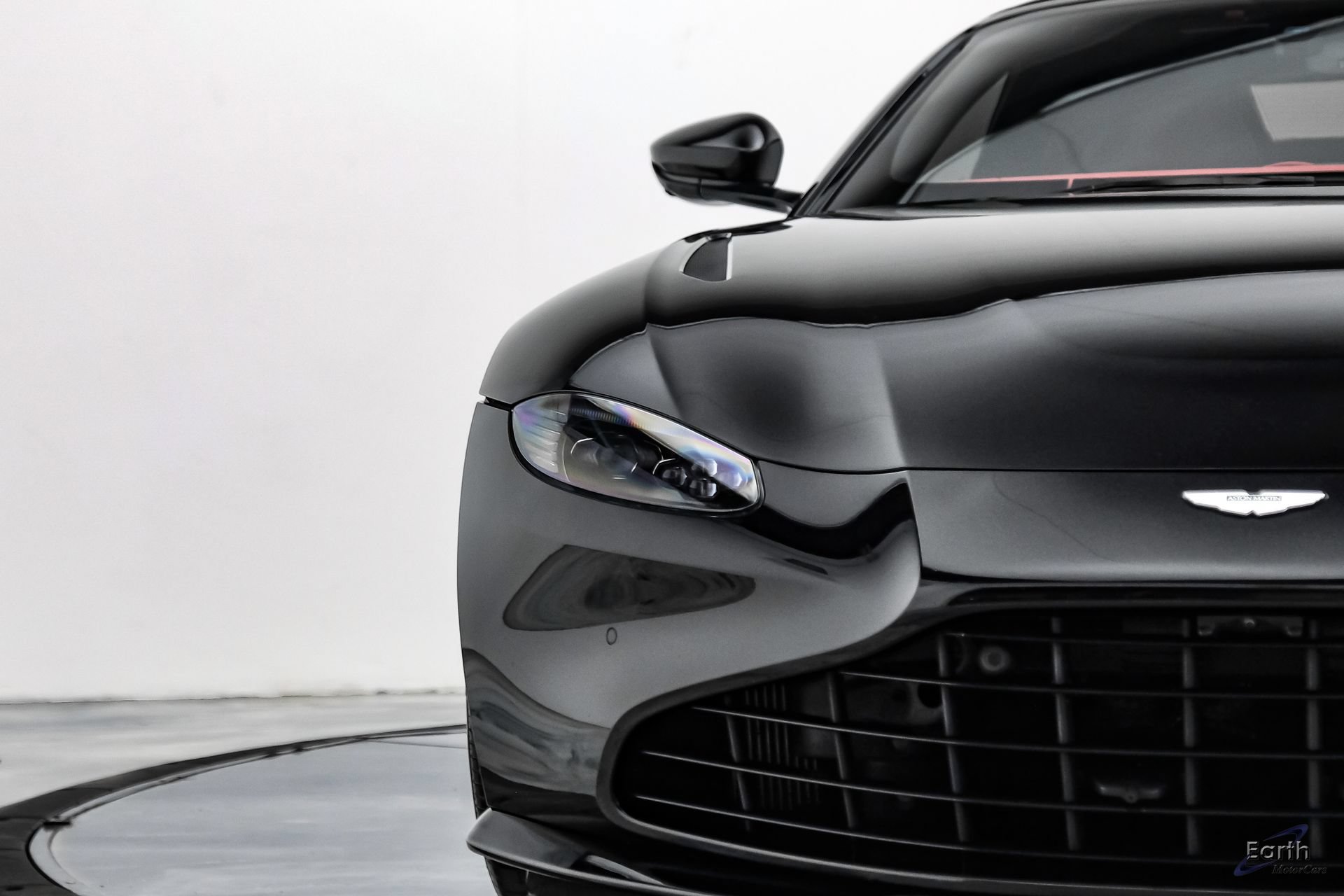 Used 2022 Aston Martin V8 Vantage Roadster RWD image 38