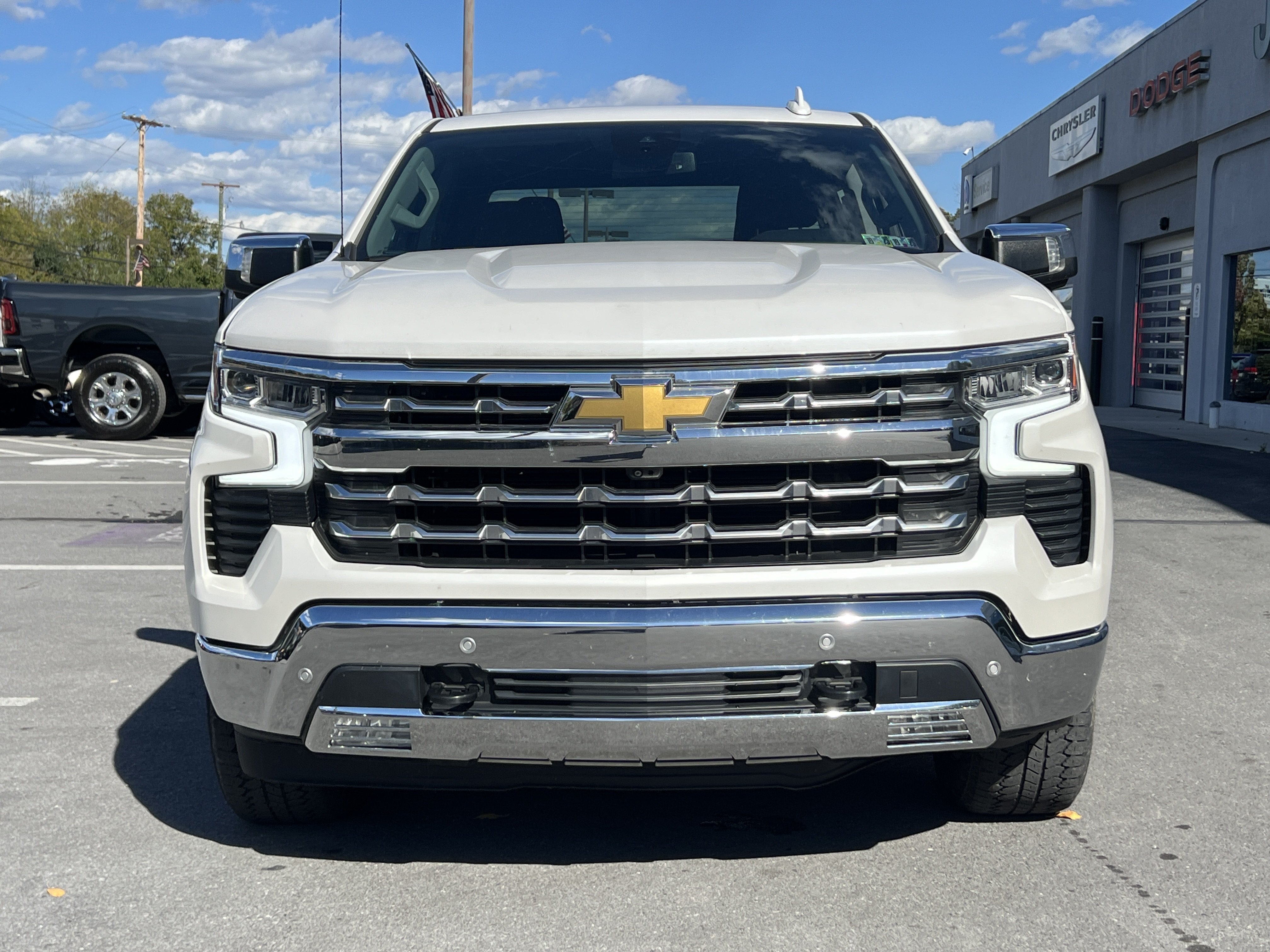 Used 2022 Chevrolet Silverado 1500 LTZ AWD/4WD image 8