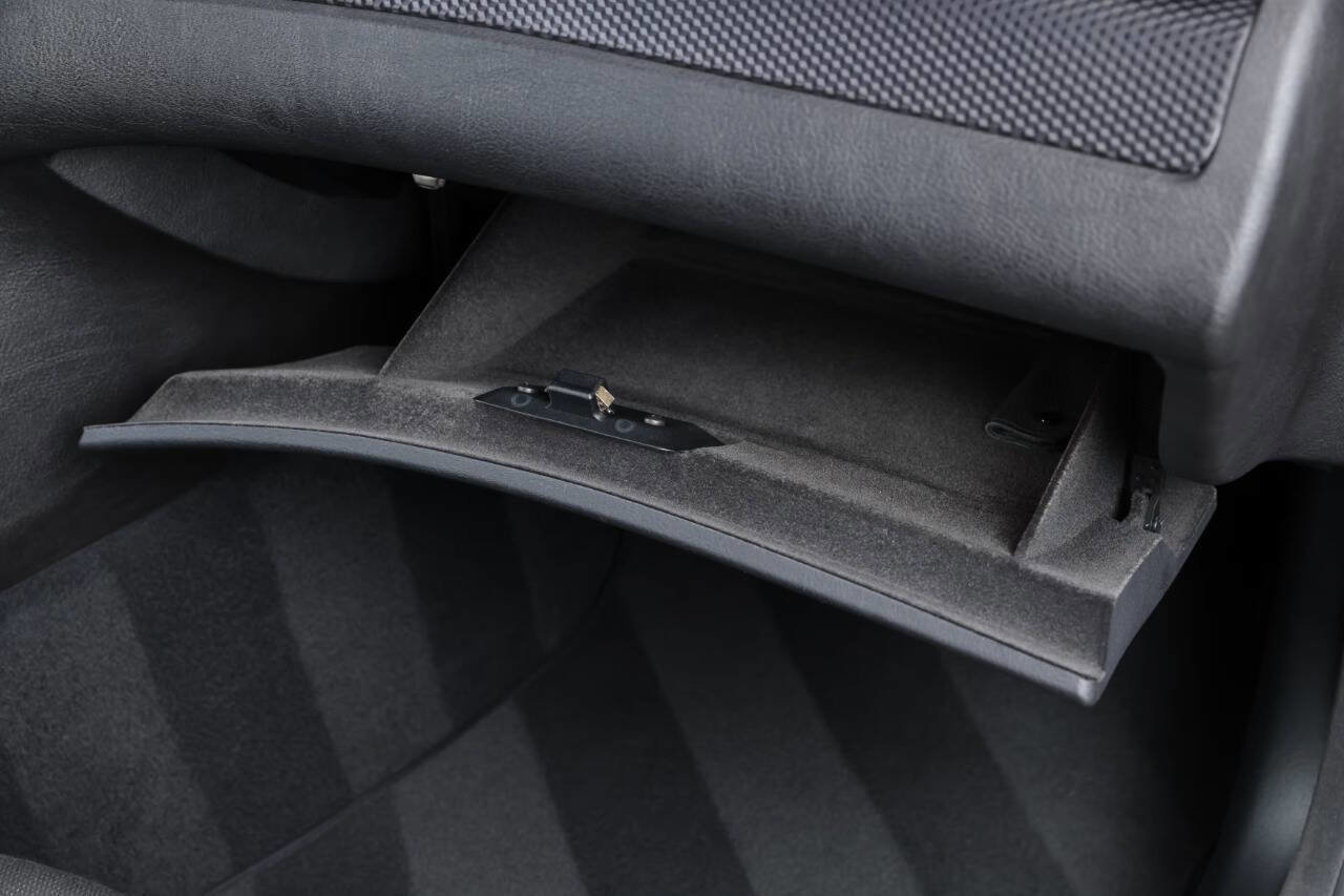 Used 2004 BMW 330Ci Coupe image 70