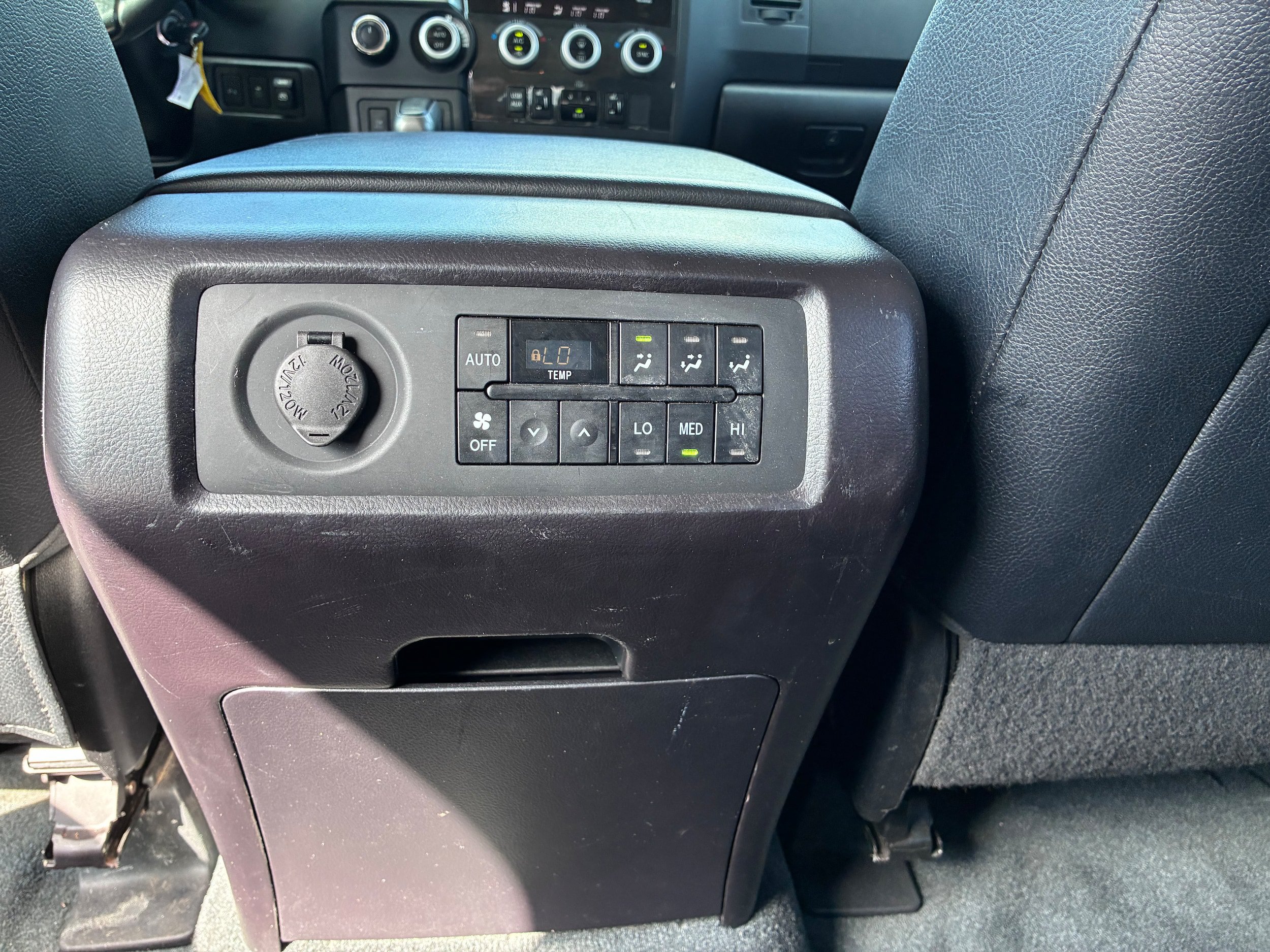 Used 2018 Toyota Sequoia TRD Sport AWD/4WD image 19