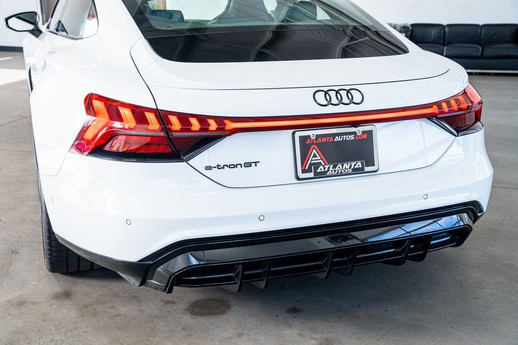 Used 2024 Audi e-tron GT Prestige image 21