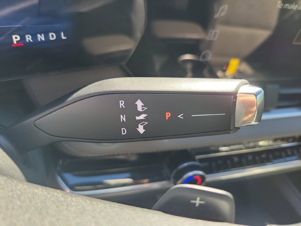 Used 2025 Chevrolet Equinox LT w/ Convenience Package II FWD image 34