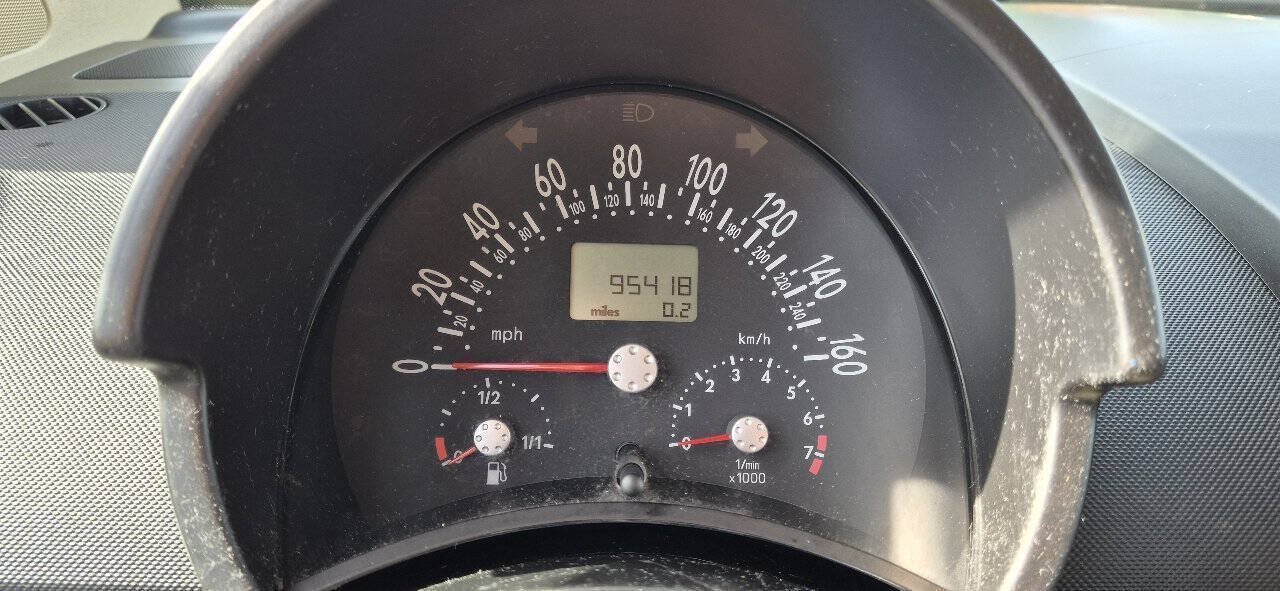 Used 2005 Volkswagen Beetle GLS FWD image 17