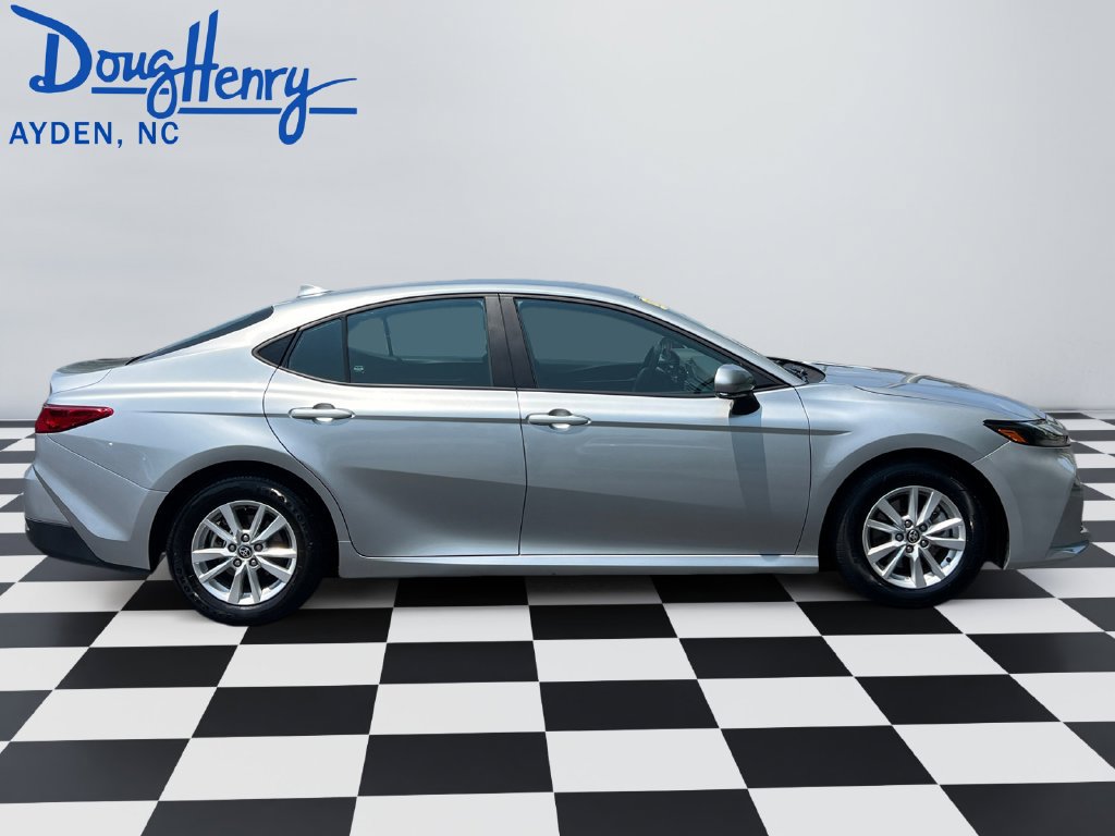 Used 2025 Toyota Camry LE FWD image 6