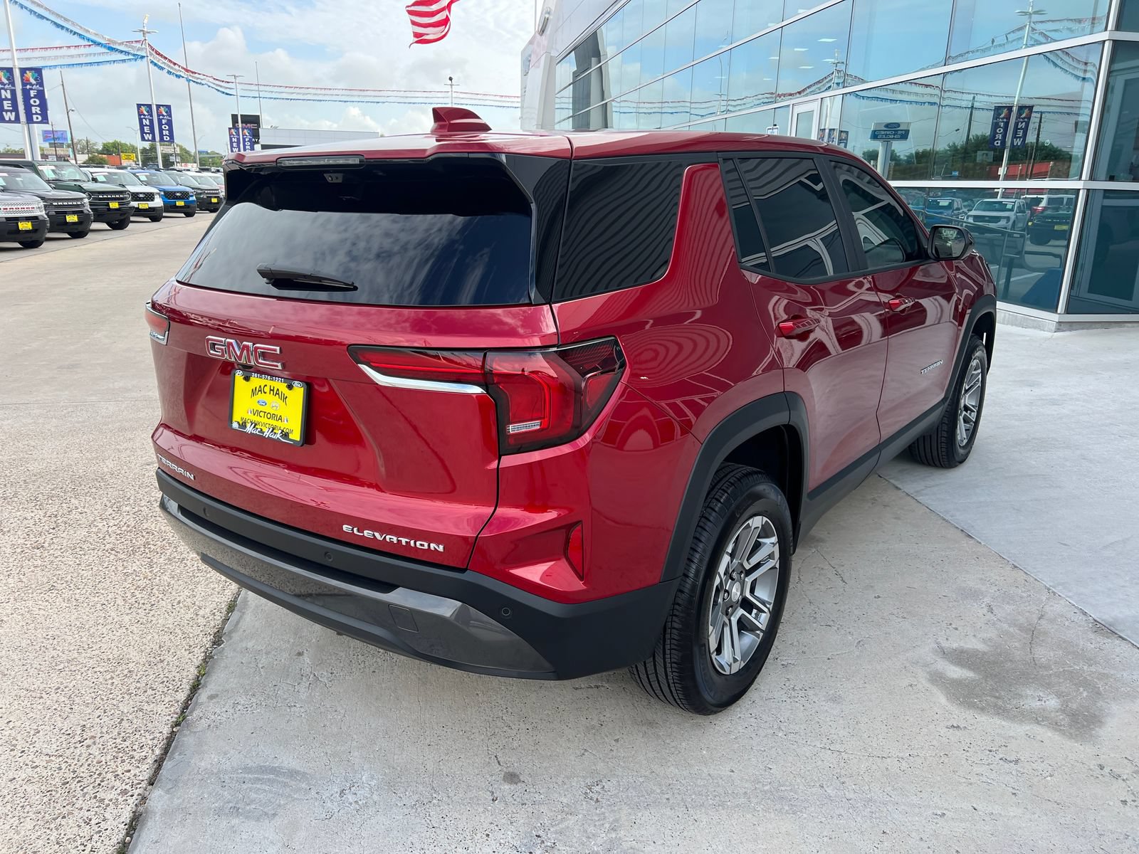 Used 2026 GMC Terrain Elevation w/ Technology Package II FWD image 3