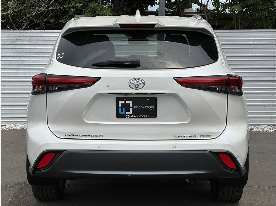 Used 2020 Toyota Highlander Limited AWD/4WD image 10