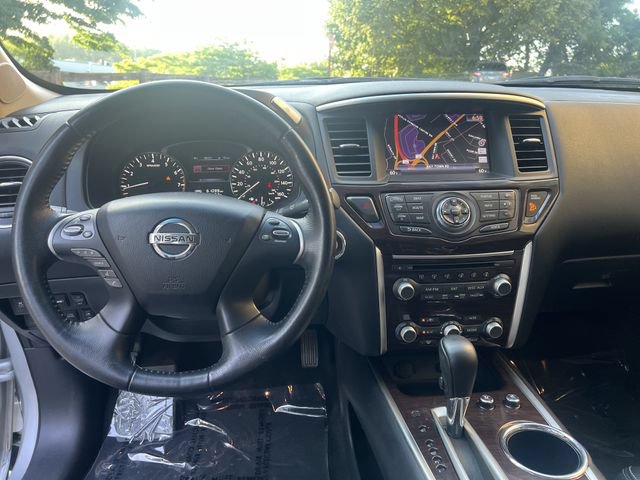 Used 2015 Nissan Pathfinder Platinum w/ Cargo Package AWD/4WD image 10