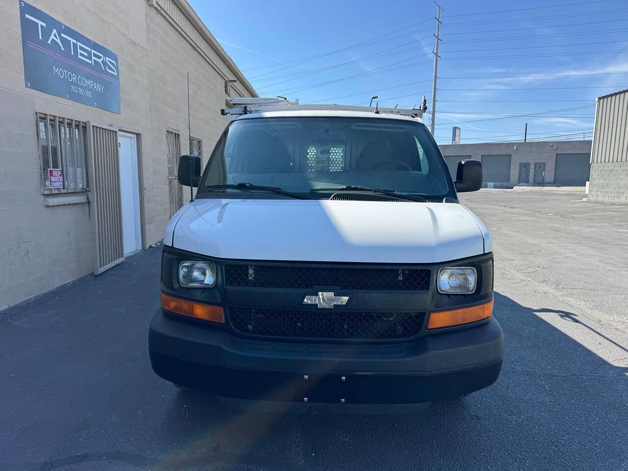 Used 2015 Chevrolet Express 2500 RWD image 11