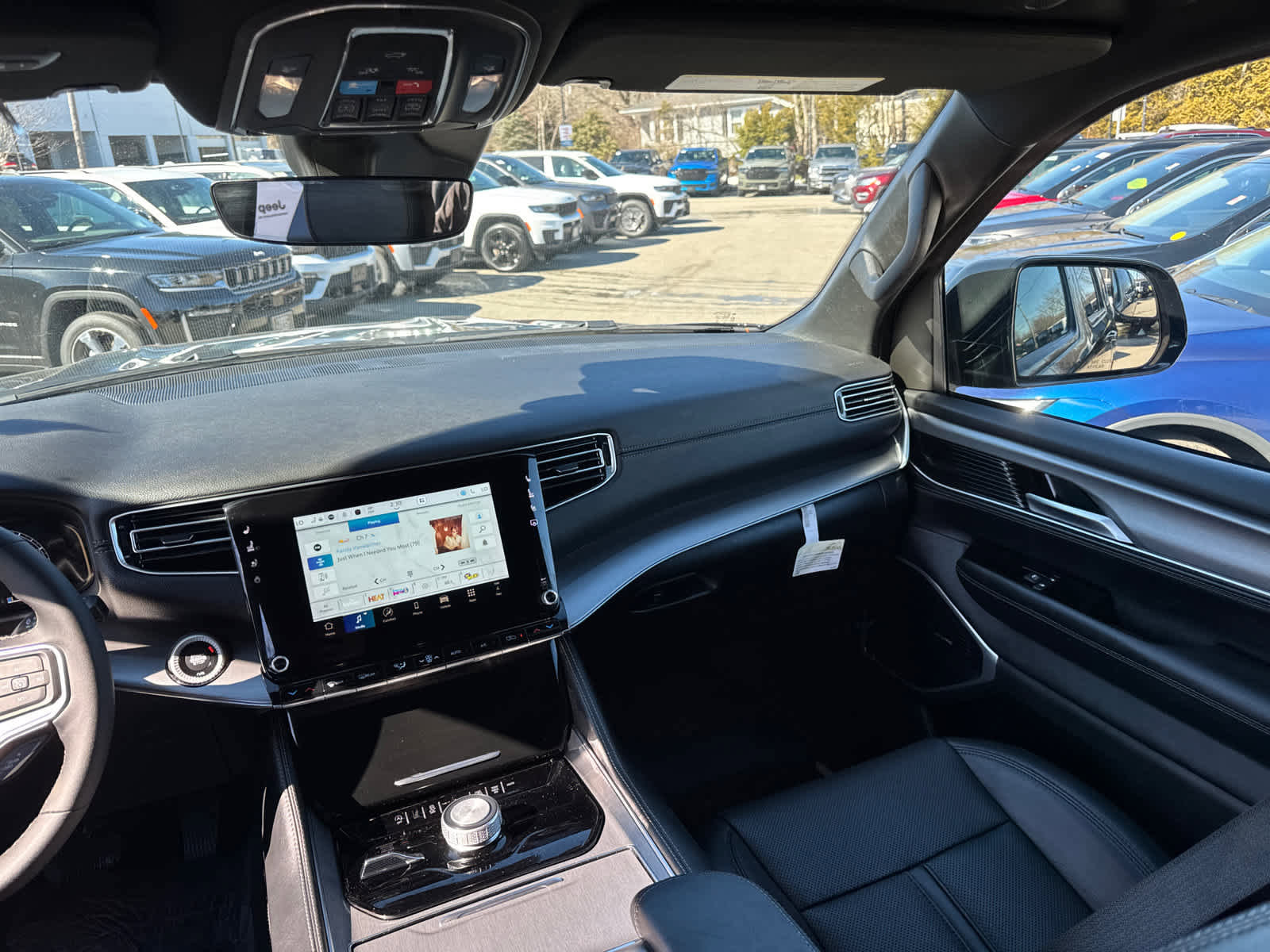 Used 2024 Jeep Wagoneer Series II image 32