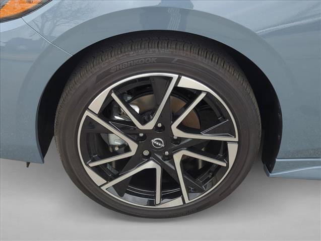 New 2025 Nissan Sentra SR w/ SR Premium Package FWD image 19