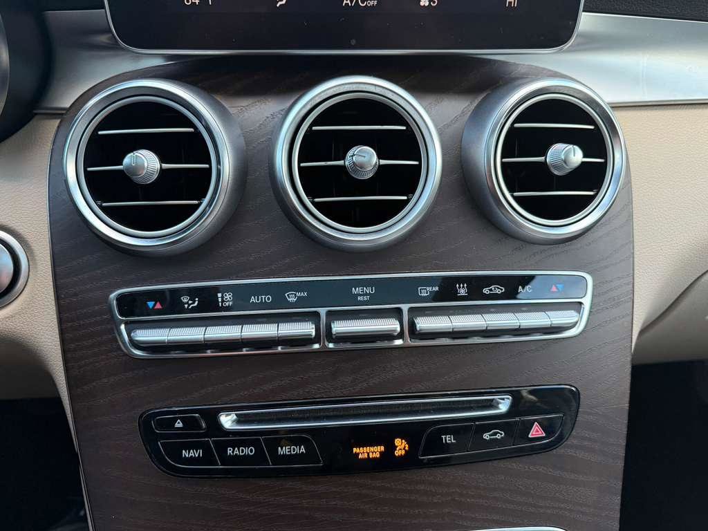 Used 2019 Mercedes-Benz GLC 350e 4MATIC image 24