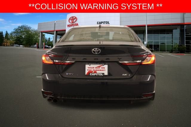 Used 2025 Toyota Camry SE image 5