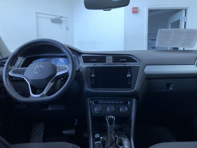 Used 2024 Volkswagen Tiguan S image 17
