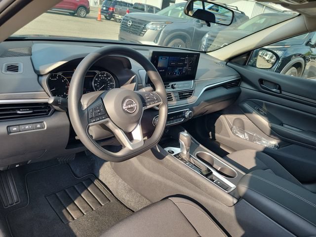 New 2026 Nissan Altima 2.5 SV w/ SV Special Edition Package AWD/4WD image 13